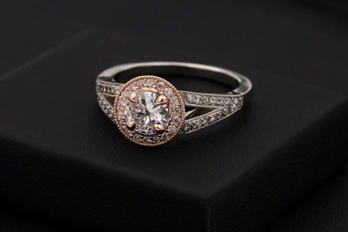 Elegant ring